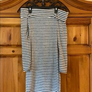 Off shoulder, body con dress!